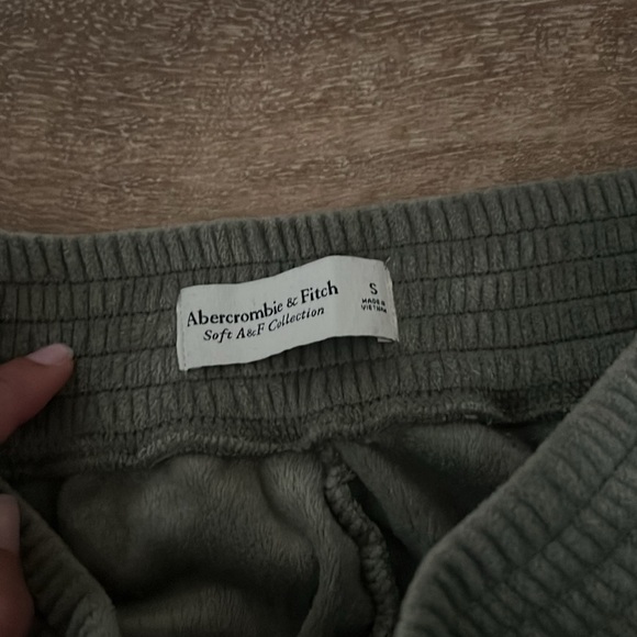 Abercrombie velour joggers - Picture 2 of 3